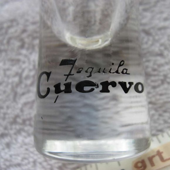 Tequila Cuervo Printed Crest Symbol Small Clear Shot Glass Jose Drink Mexico - Picture 6 of 6